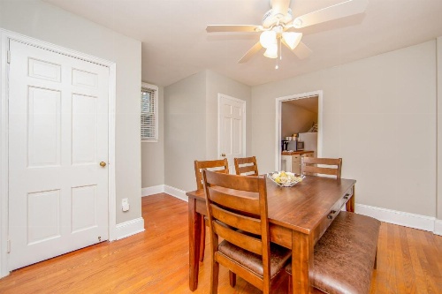 Hinsdale Manor image 13