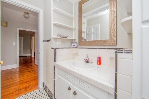 Hinsdale Manor image 8